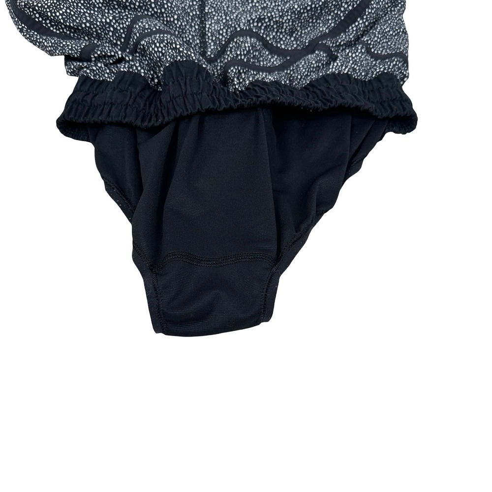 Lululemon Tracker Shorts Black White Geo Print Running Shorts 8 Freckle Flower - Picture 3 of 8